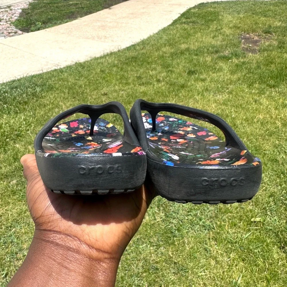 Crocs Kadee II Floral Print Flip Flop Sandals Black Women's Size 9 Shoes - Picture 6 of 10